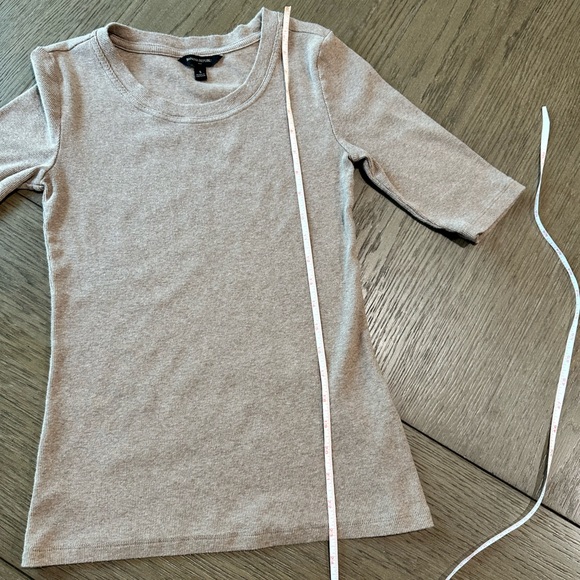 Banana Republic Beige Short Sleeve Sweater Size Small - Picture 7 of 8